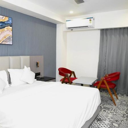 Hotel Dream Ahmedabad Esterno foto