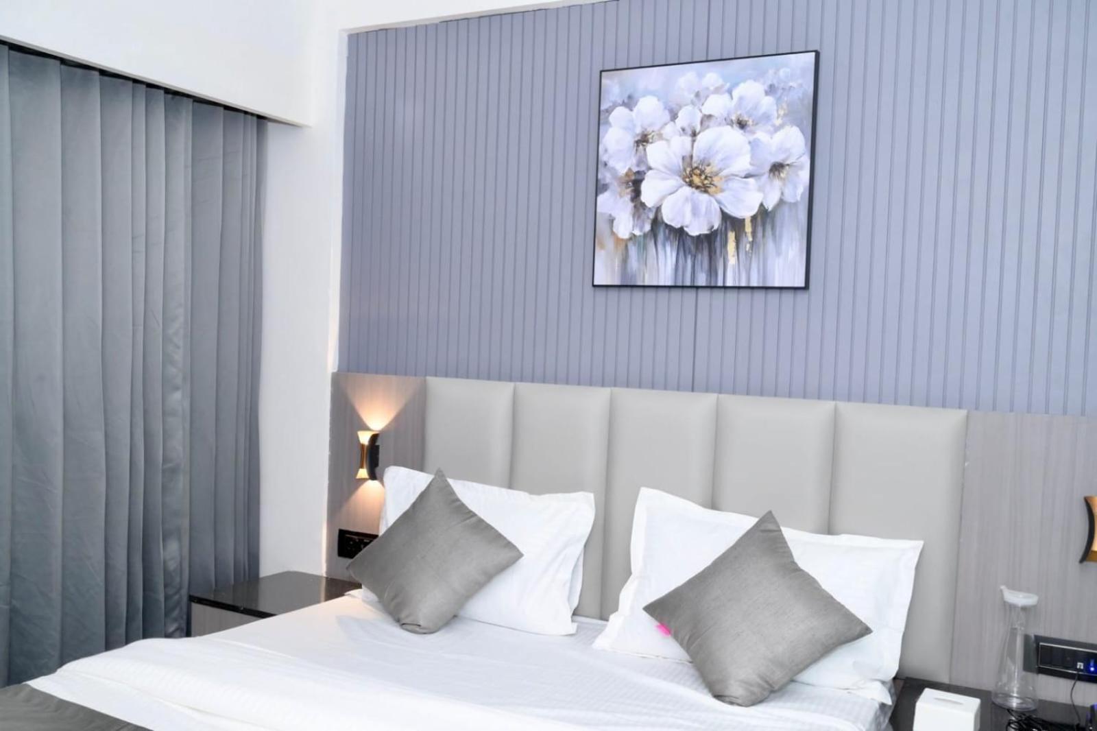 Hotel Dream Ahmedabad Esterno foto