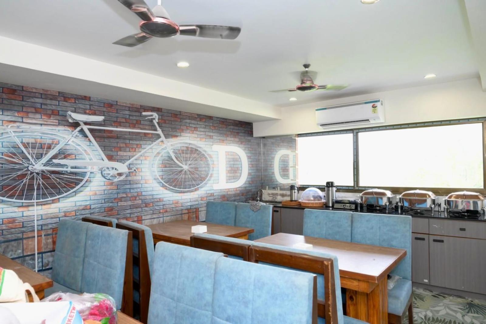 Hotel Dream Ahmedabad Esterno foto
