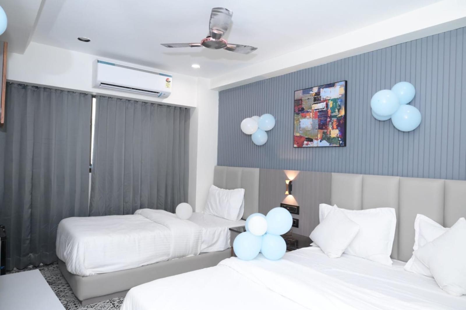 Hotel Dream Ahmedabad Esterno foto